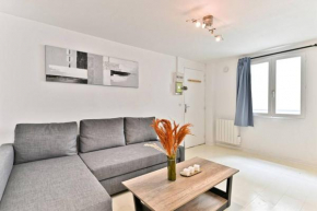 Appartement proche Canal Saint Martin - II